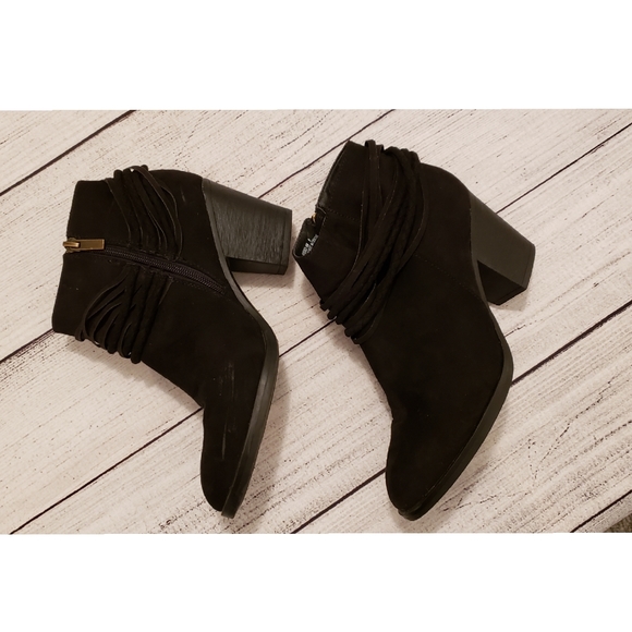 Shoes - BAMBOO Women's Size 8 Black Block Heel Zip Booties